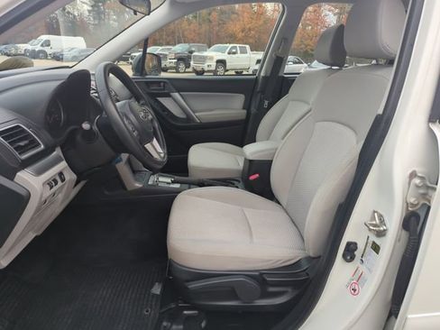 Used 2017 Subaru Forester 2.5i w/ Alloy Wheel Package image 12