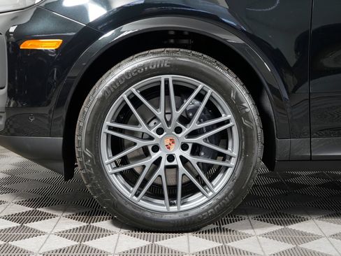 New 2026 Porsche Cayenne Coupe AWD/4WD image 13