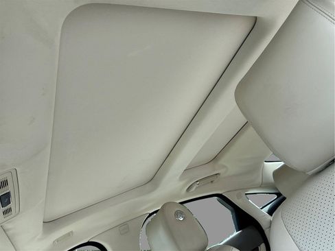 Used 2013 Jaguar XJ w/ Front Seat Comfort Pkg RWD image 25