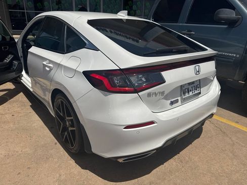 Used 2022 Honda Civic Sport Touring image 3