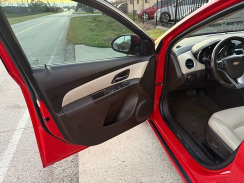 Used 2014 Chevrolet Cruze Diesel image 11