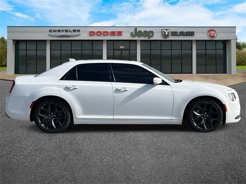 Used 2022 Chrysler 300 S image 26