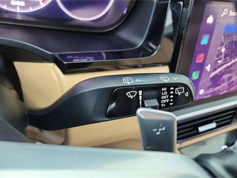 Used 2022 Porsche Cayenne image 41