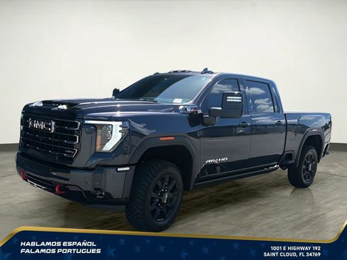 Used 2025 GMC Sierra 2500 AT4 w/ AT4 Premium Plus Package AWD/4WD image 2