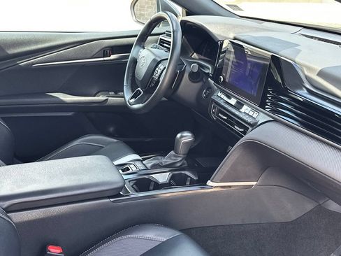 Used 2025 Toyota Camry SE w/ Convenience Package AWD/4WD image 10