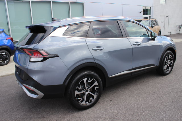Used 2024 Kia Sportage EX AWD/4WD image 30