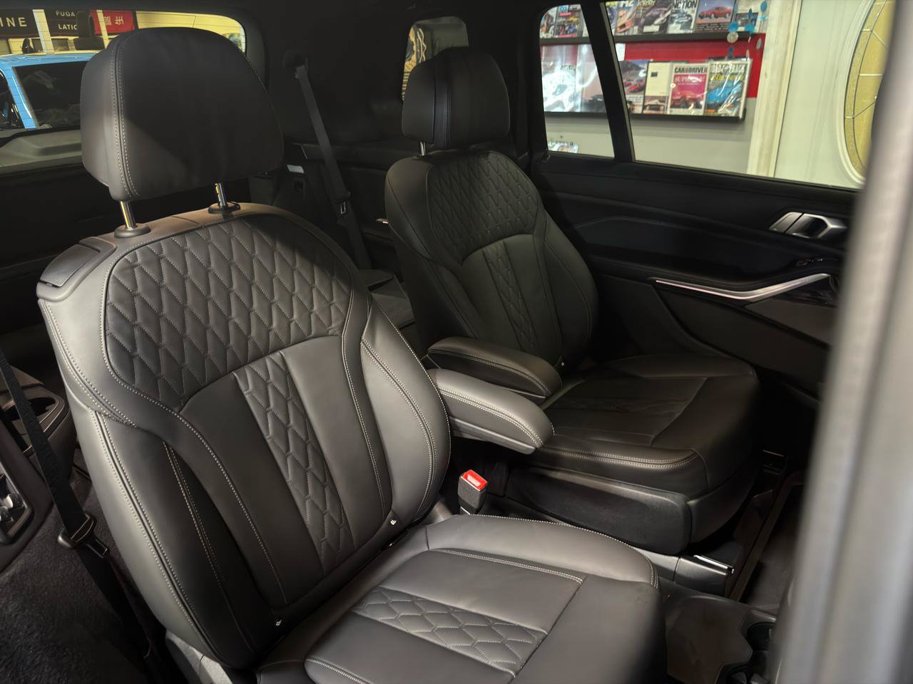 Used 2023 BMW X7 M60i w/ Executive Package AWD/4WD image 25