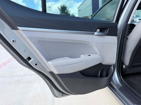Used 2019 Hyundai Elantra SEL FWD image 14