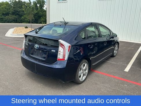 Used 2014 Toyota Prius Five FWD image 3