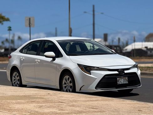 Used 2023 Toyota Corolla LE image 6