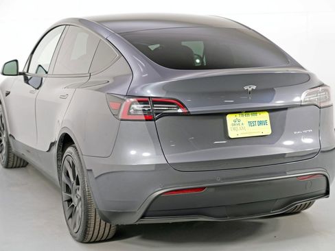 Used 2020 Tesla Model Y Long Range image 50