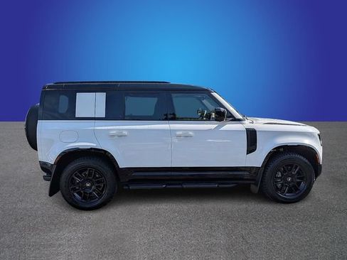 Used 2025 Land Rover Defender 110 X-Dynamic SE AWD/4WD image 6