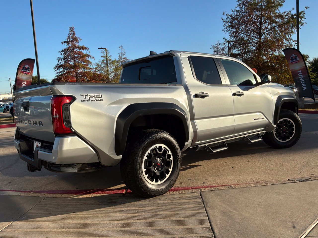 Used 2024 Toyota Tacoma TRD Off-Road w/ TRD Off Road Premium Package AWD/4WD image 6