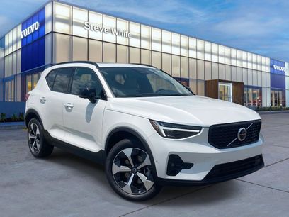 New 2026 Volvo XC40 B4 Plus w/ Protection Package Premier