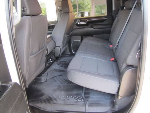 Used 2024 Chevrolet Silverado 2500 LT AWD/4WD image 18