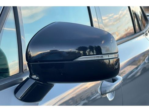 Used 2022 Kia Sorento EX w/ Panoramic Sunroof Package image 55