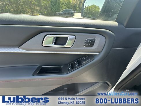 Used 2025 Ford Explorer ST-Line w/ Premium Package RWD image 13