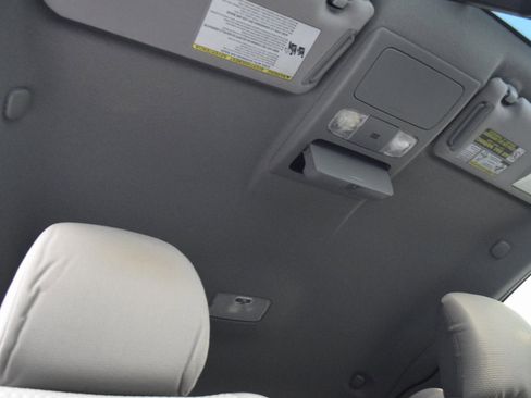 Used 2013 Toyota Tacoma PreRunner image 24