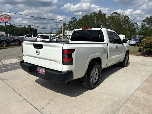 Used 2022 Nissan Frontier S RWD image 5