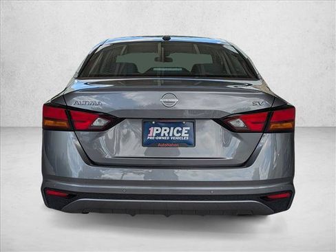 Used 2024 Nissan Altima 2.5 SV FWD image 7