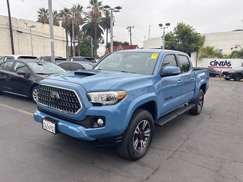 Used 2019 Toyota Tacoma TRD Sport w/ Technology Package RWD image 8