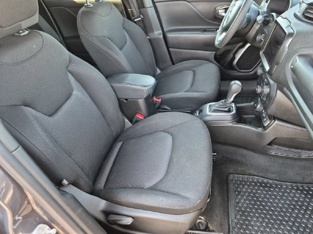 Used 2023 Jeep Renegade Latitude AWD/4WD image 20