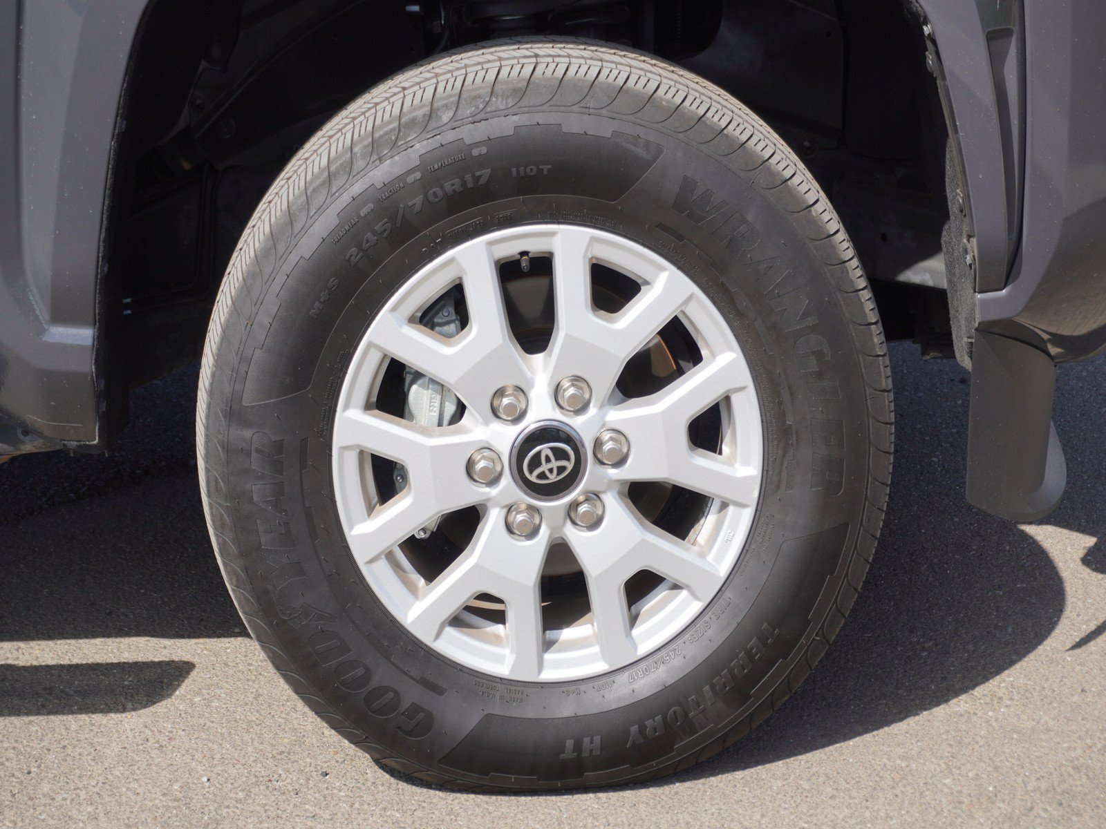 Used 2025 Toyota Tacoma SR5 AWD/4WD image 6