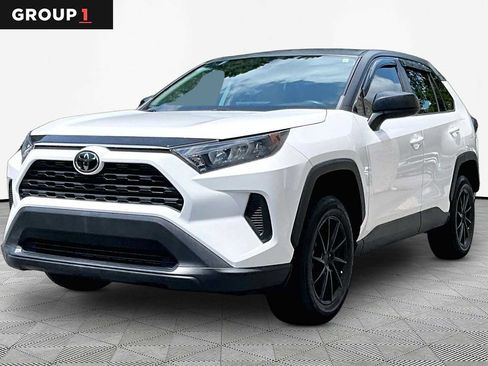 Used 2022 Toyota RAV4 LE FWD image 1