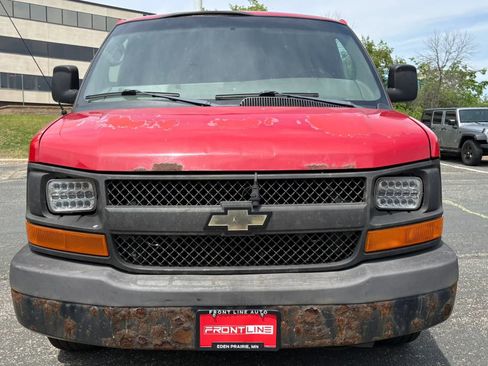 Used 2011 Chevrolet Express 2500 RWD image 14