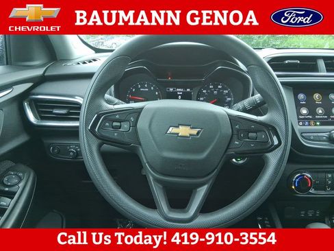 Used 2023 Chevrolet TrailBlazer LT FWD image 17