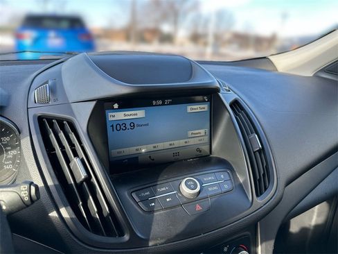 Used 2019 Ford Escape SE image 12