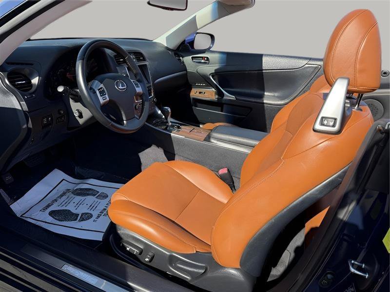 Used 2011 Lexus IS 350C w/ Luxury Pkg RWD image 17