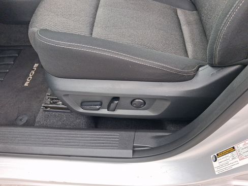 Used 2024 Nissan Rogue SV AWD/4WD image 11