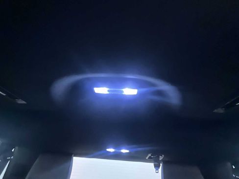 Used 2023 Cadillac Escalade Premium Luxury image 39