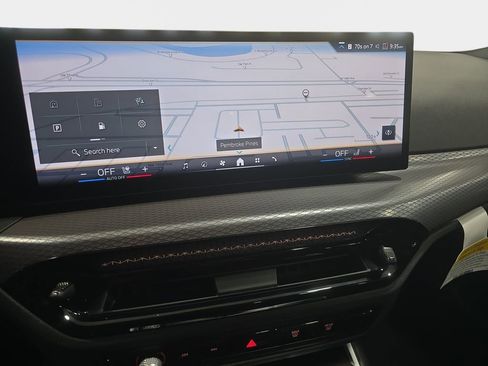 Used 2026 BMW 330i Sedan w/ M Sport Package image 19