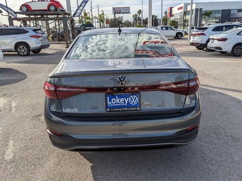 Certified 2025 Volkswagen Jetta Sport image 7