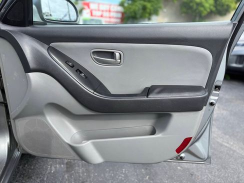 Used 2009 Hyundai Elantra GLS FWD image 22