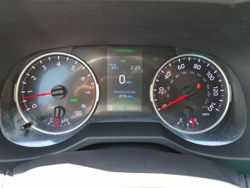 Used 2021 Toyota RAV4 XLE FWD image 22