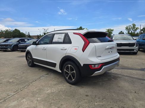 New 2026 Kia Niro EX FWD image 6
