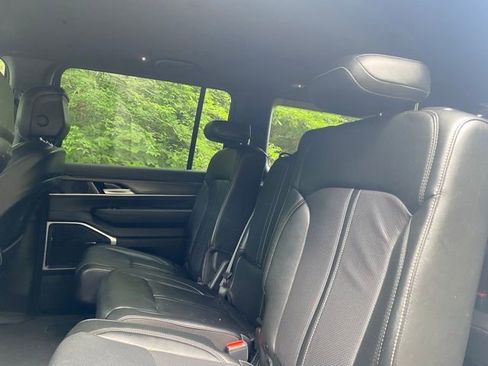 Used 2024 Jeep Wagoneer Series II w/ Flexible Seating Group RWD image 13