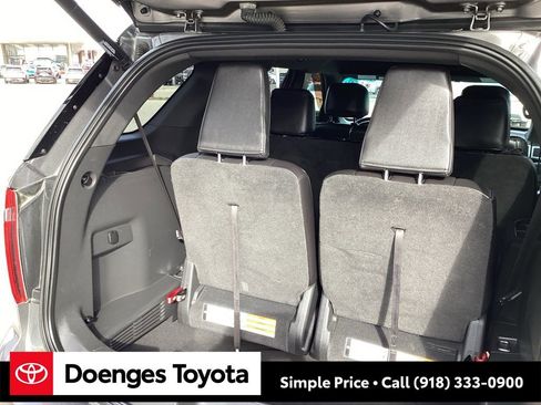 Used 2013 Ford Explorer XLT image 17