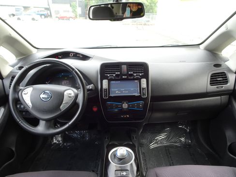 Used 2014 Nissan Leaf SV w/ LED & Quick Charge Package image 14