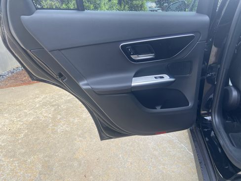 Certified 2025 Mercedes-Benz GLC 300 image 39
