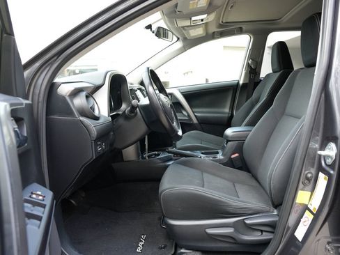 Used 2016 Toyota RAV4 XLE image 15