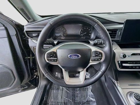 Used 2024 Ford Explorer XLT w/ Equipment Group 202A AWD/4WD image 32