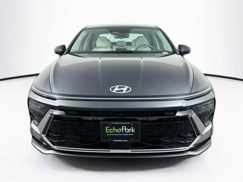 Used 2025 Hyundai Sonata SEL FWD image 2