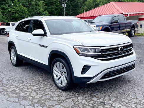 Used 2021 Volkswagen Atlas Cross Sport SE FWD image 2