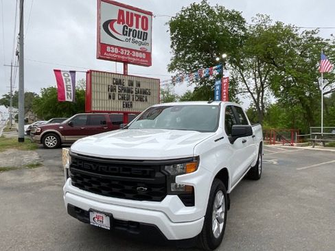 Used 2022 Chevrolet Silverado 1500 Custom w/ LPO, Dark Essentials Package image 10