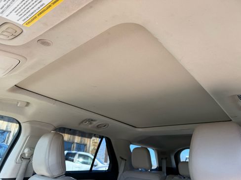 Used 2020 Ford Explorer Limited w/ Class III Trailer Tow Package image 11