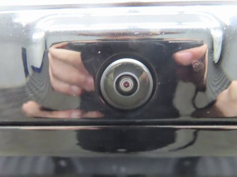 Used 2025 Ford F250 Lariat w/ Black Appearance Package image 38